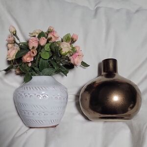 2 Small Vases